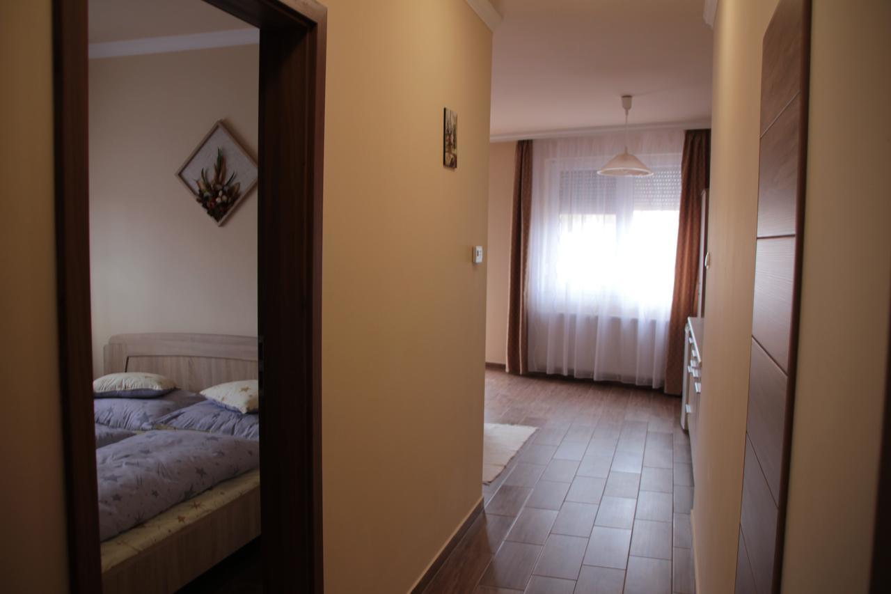 Imola Es Andrea Apartmanhaz 2 Hajdúszoboszló Exterior foto