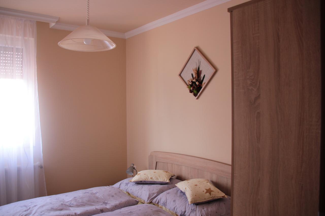 Imola Es Andrea Apartmanhaz 2 Hajdúszoboszló Exterior foto