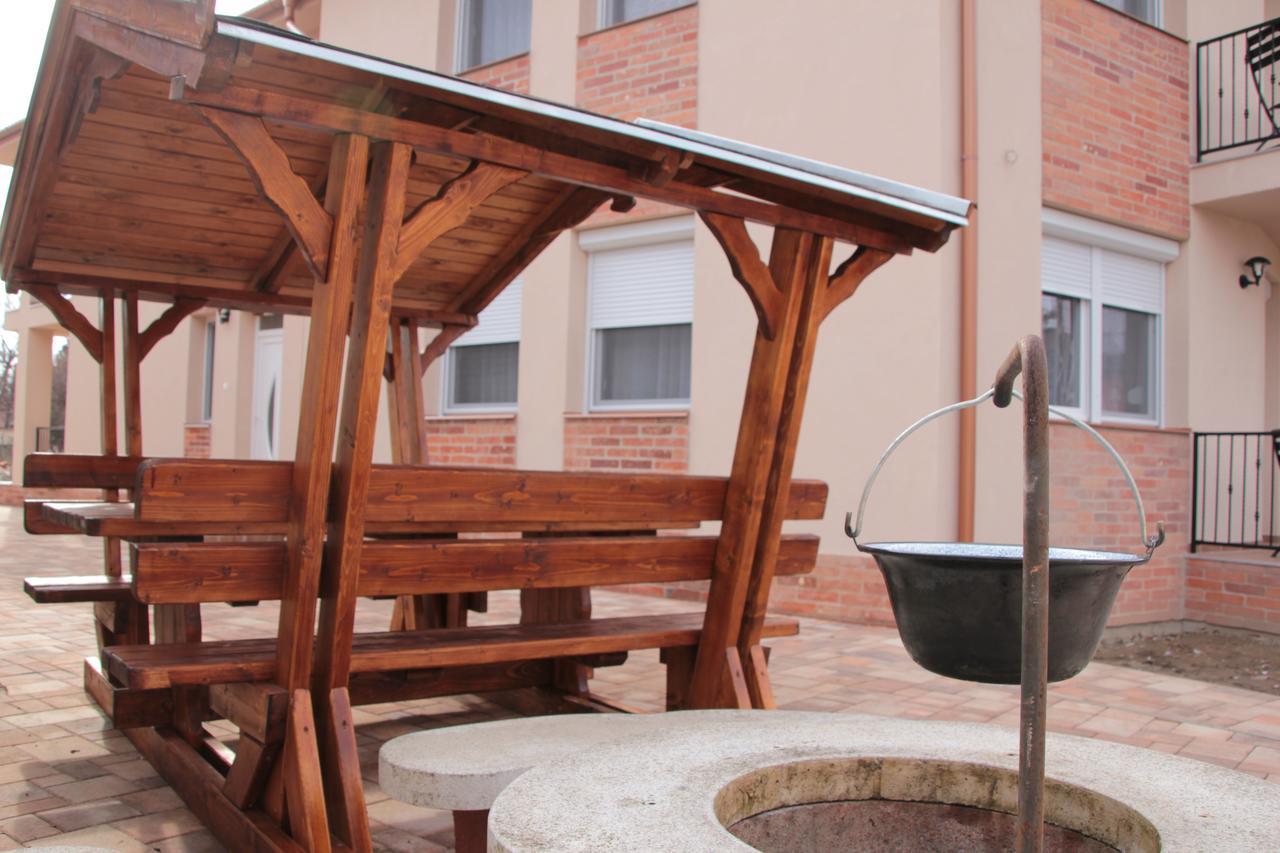 Imola Es Andrea Apartmanhaz 2 Hajdúszoboszló Exterior foto